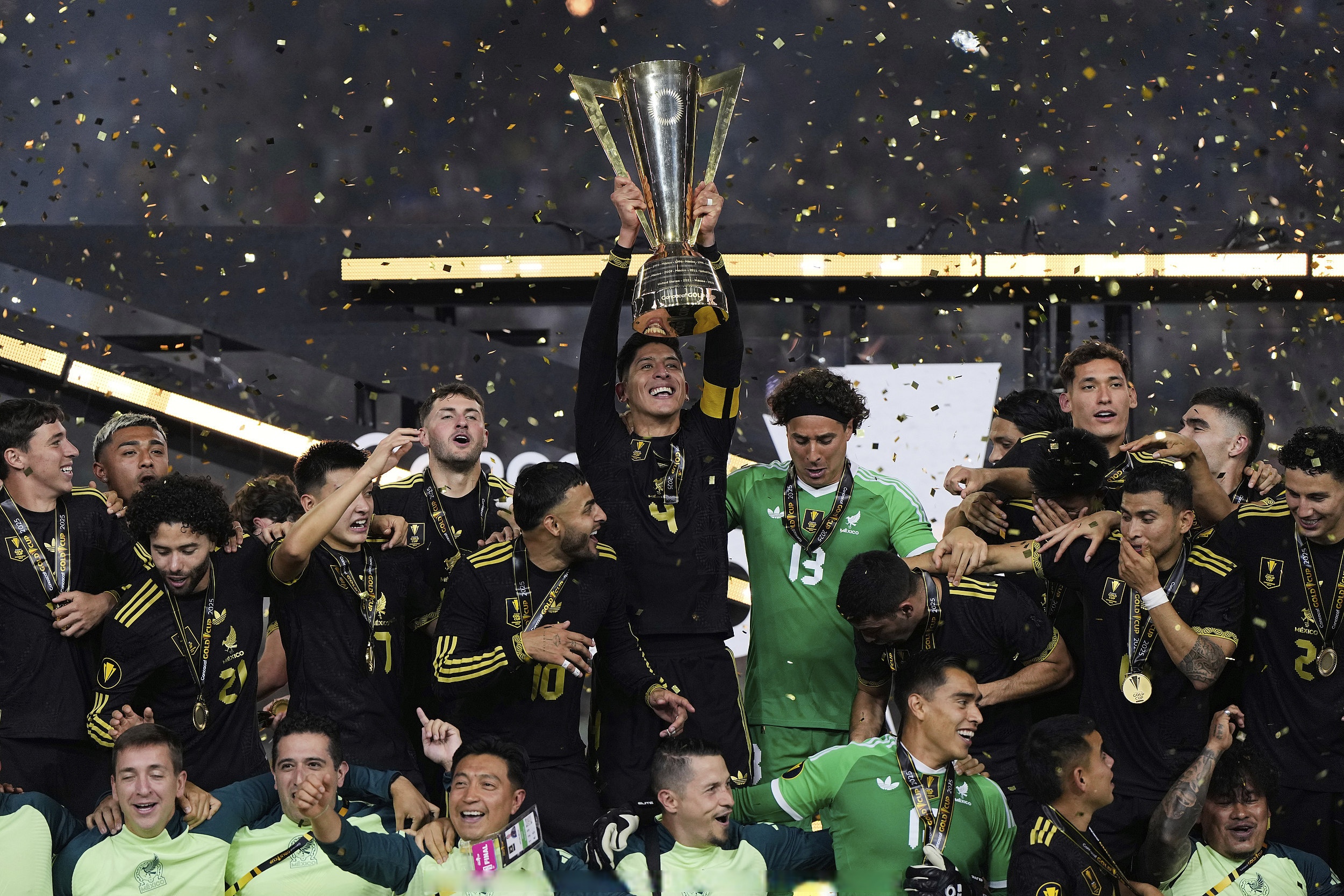 lol视频-关于国际比赛日突围战来临，西汉姆围绕亚冠复出首秀，震撼外界，临场指挥获称赞的信息